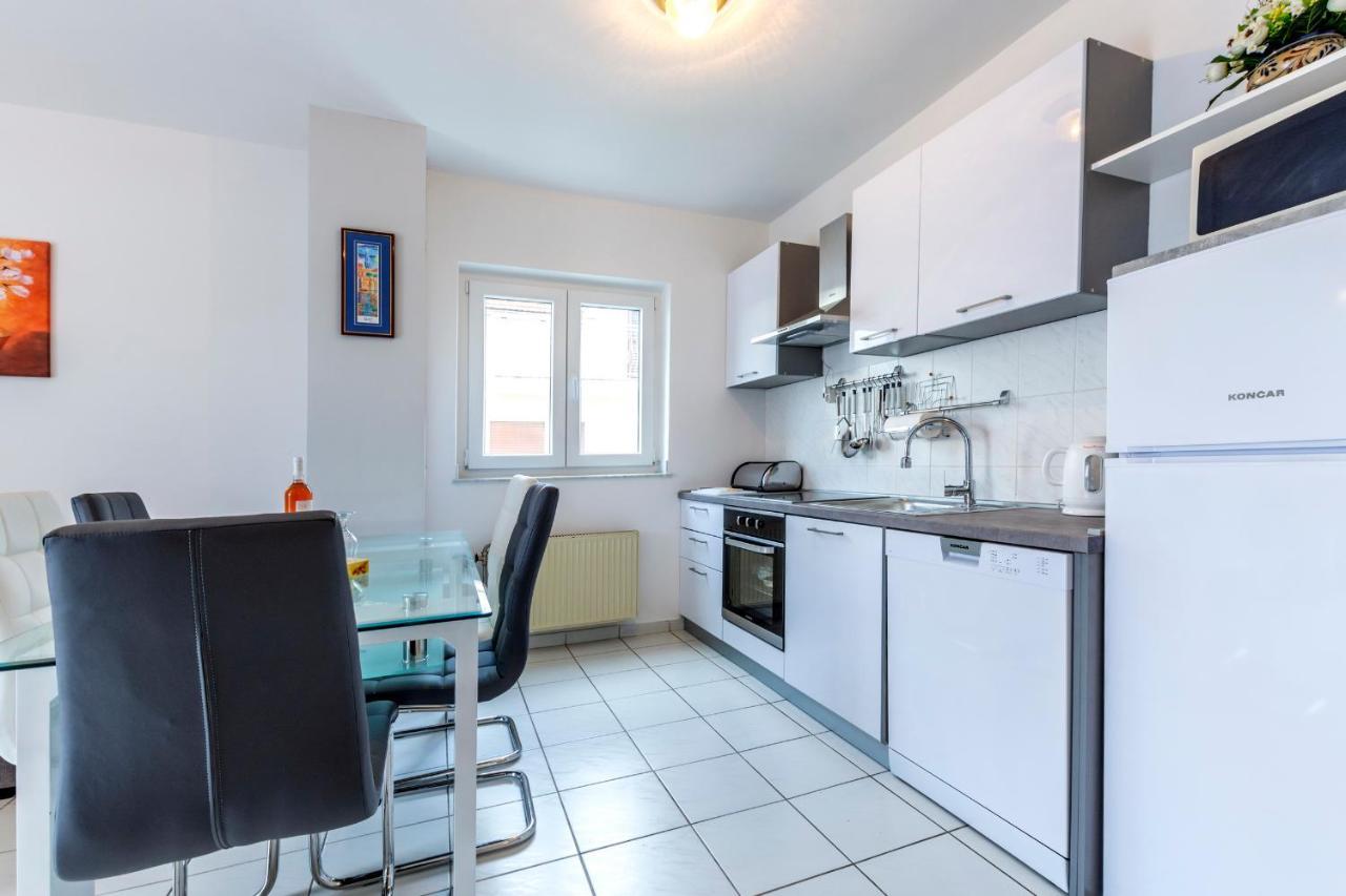 פודסטראנה Apartments Mm מראה חיצוני תמונה