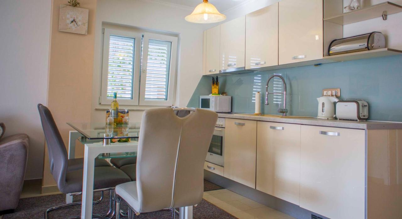 פודסטראנה Apartments Mm מראה חיצוני תמונה